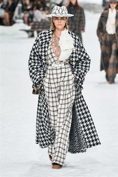 Chanel fashion show fall